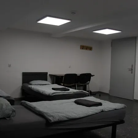 אכסניה Mia Mia House