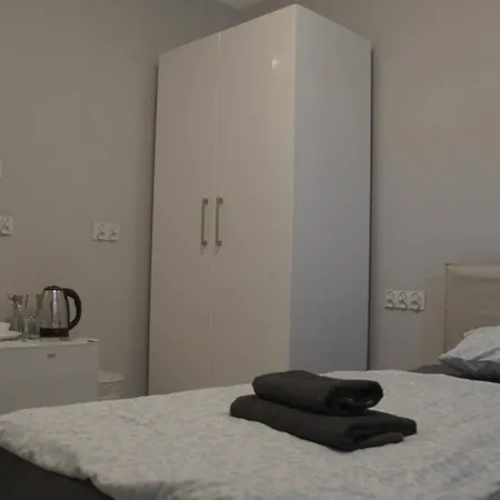 Mia Mia House Hostel *