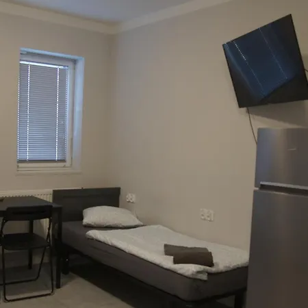 Mia Mia House بيت شباب
