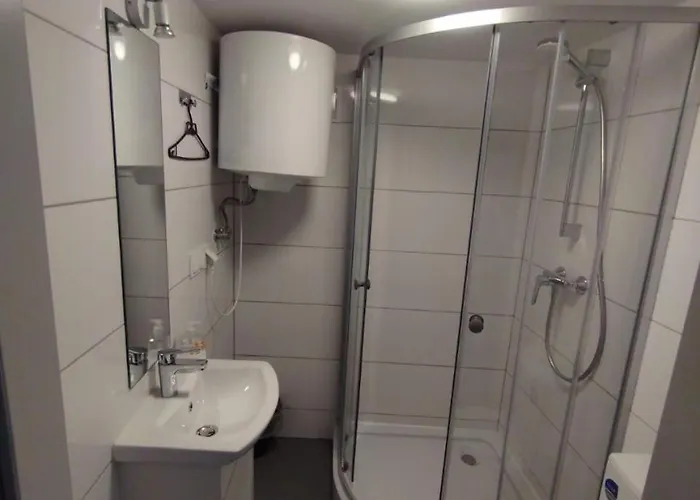 Mia Mia House Hostel *