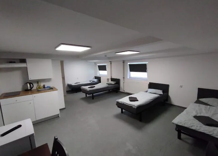 Mia Mia House Hostel *